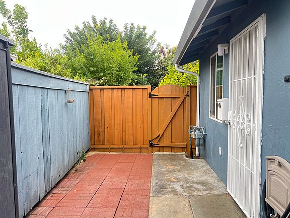 2nd image of 1486 Mount Whitney Dr