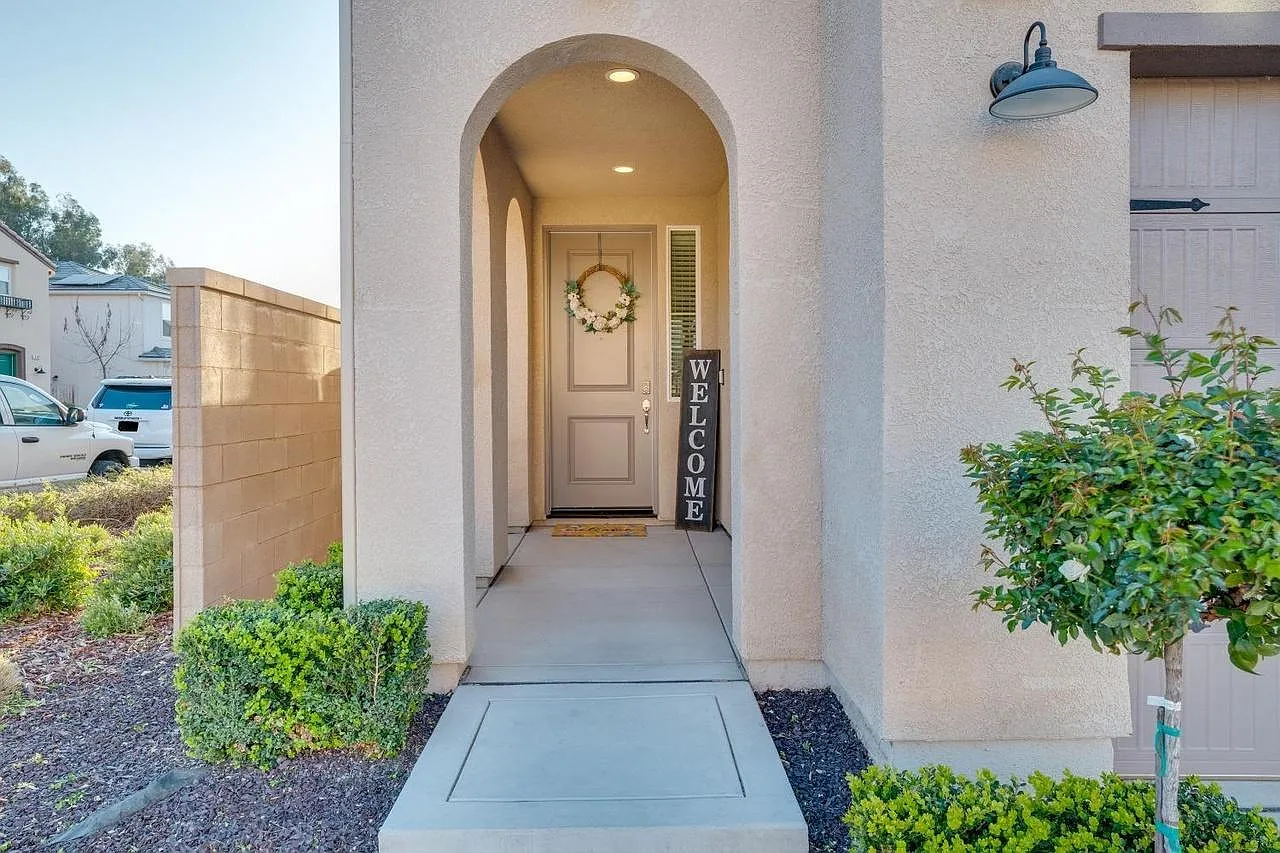 3 bed, 1648 sqft, $2,350 — Photo 4