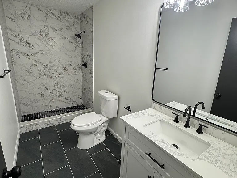 4016 E 16th Ter — Photo 11