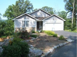 54 S Drexel Farm Dr, Hendersonville, NC 28739