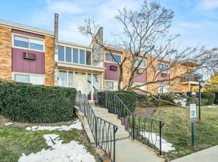 1313 S Rebecca Rd #101, Lombard, IL 60148