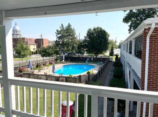 400 W Cook St APT 11, Springfield, IL 62704