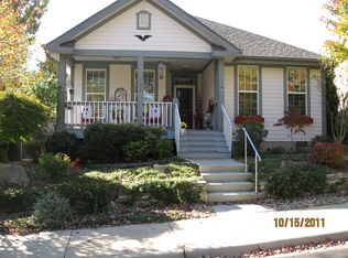 128 Village Greenway, Flat Rock, NC 28731
