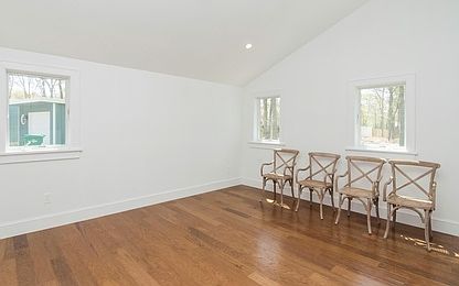 5th image of 10 Long Ln