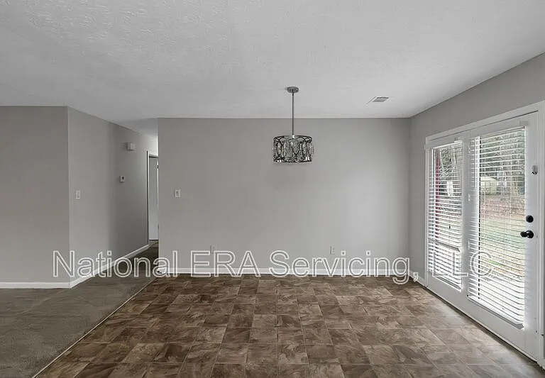321 Summerwood Ln — Photo 6