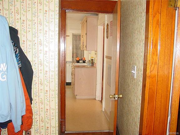 3rd image of 2501 Genesee St