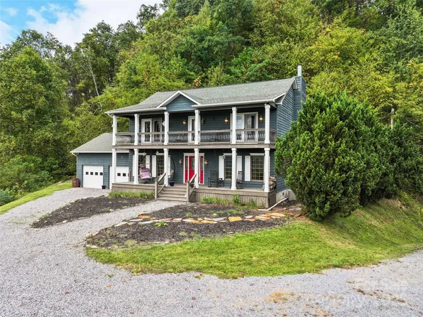 1231 Grandeur Hts, Clyde, NC 28721