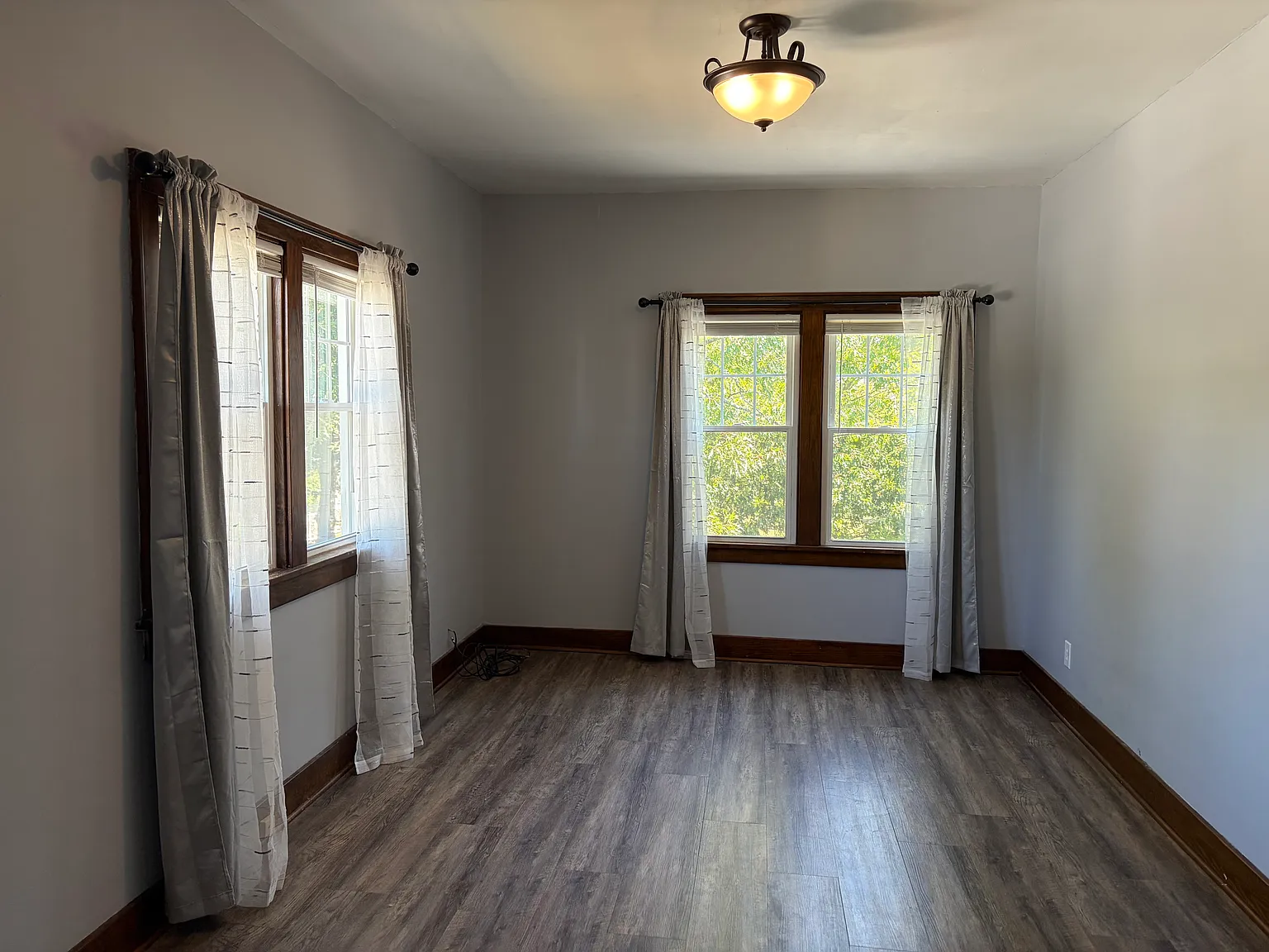 2 bed, $1,300 — Photo 2