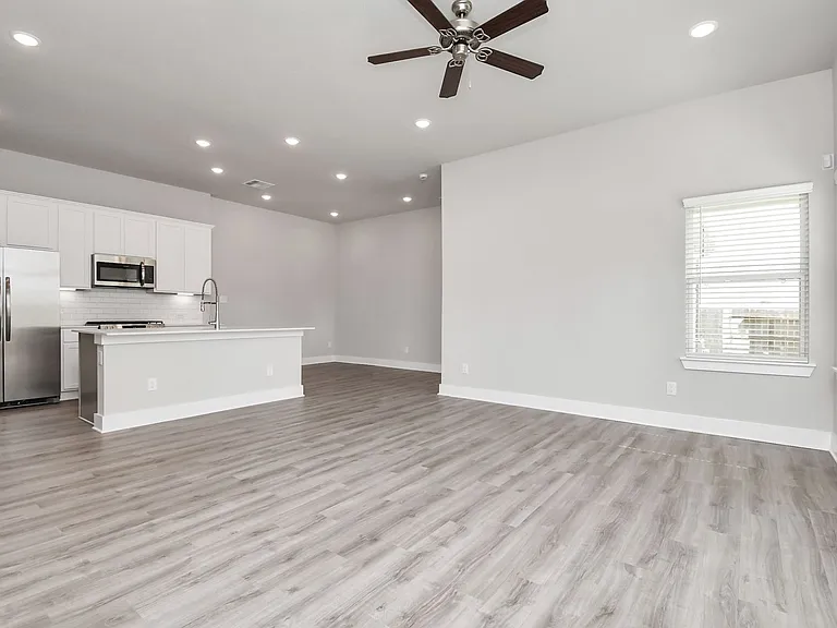 21039 Shore Oak Dr #B — Photo 27