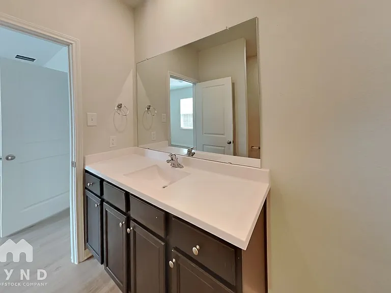 15438 Maple Terrace Dr — Photo 9