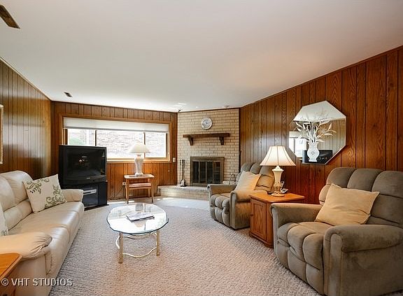 5th image of 16444 Cranberry Ct