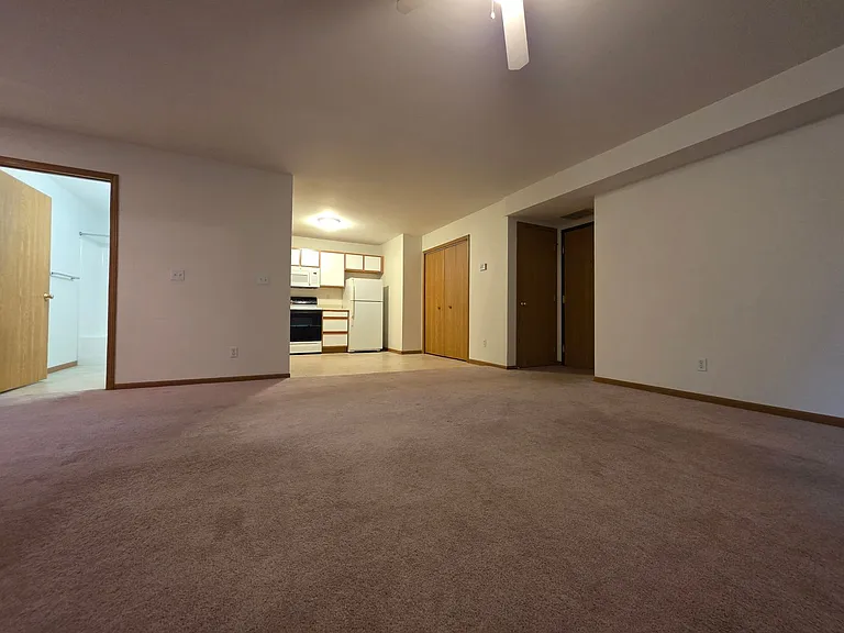 68 Miller Ave SW — Photo 2