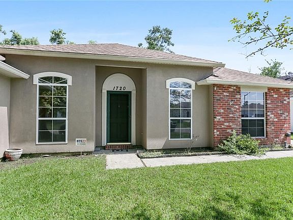3rd image of 1720 English Colony Dr