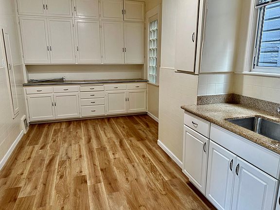 5th image of 1811 Filbert St #1