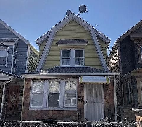 1st image of 104-40 92nd Ave
