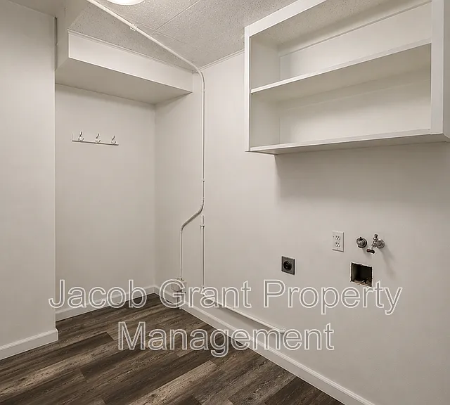 298 W 17th St #294 — Photo 13