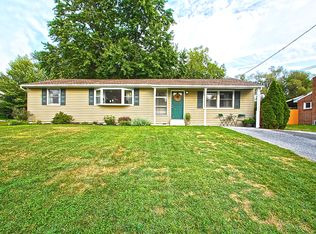 406 Lumber St, Middletown, PA 17057