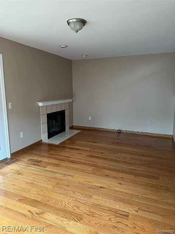2 bed, 2.5 bath, 1845 sqft, $1,900 — Photo 3