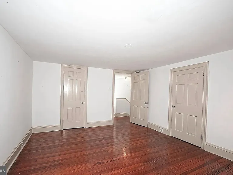 195 Midfield Rd — Photo 18