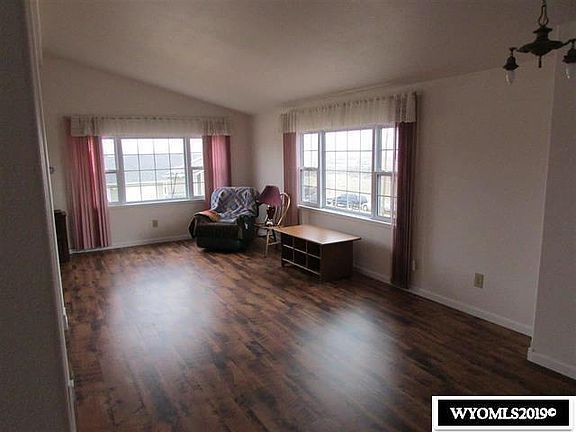 5th image of 146 Williams Ave