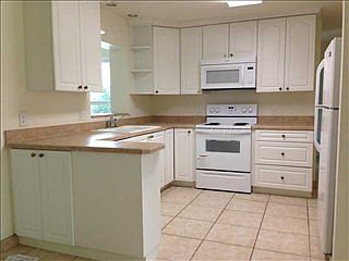 2nd image of 625 Poinsettia Dr