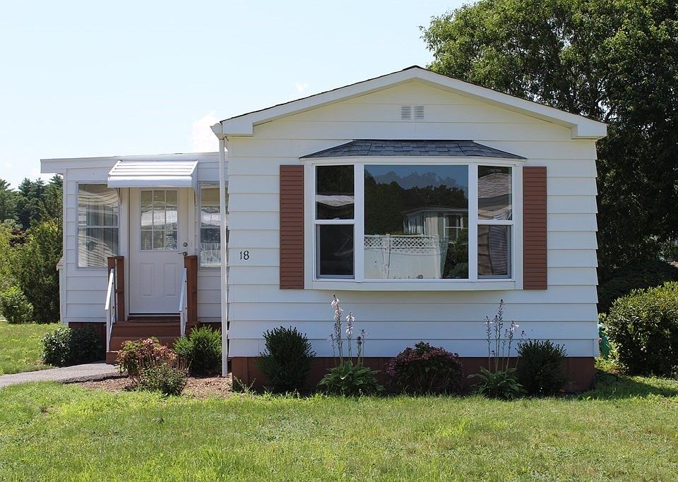 1st image of 18 Lydia Dr