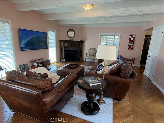 5th image of 327 Aster St