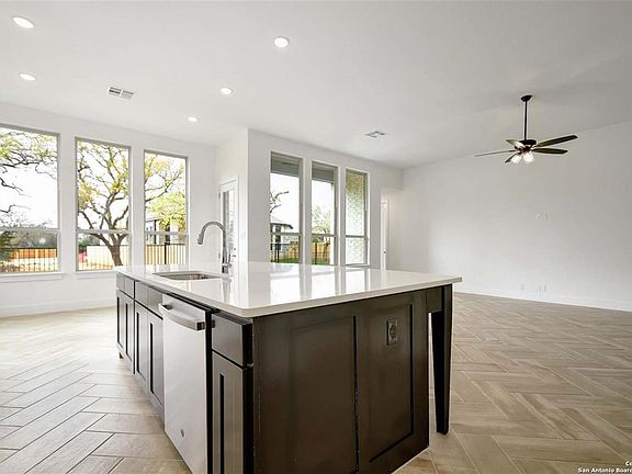 5th image of 2909 Ashby Park