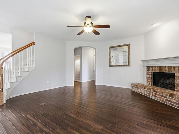 2nd image of 3207 Warwick Ct
