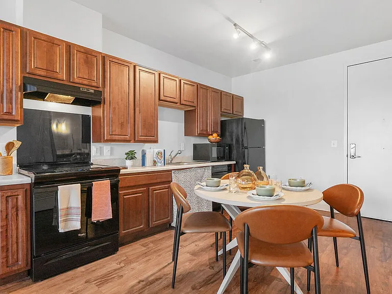 South Cap Apartments — Photo 2