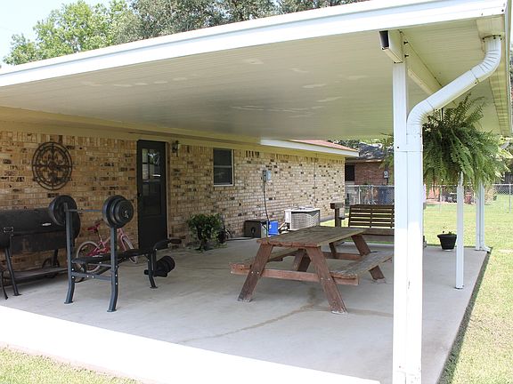 5th image of 217 Bradford Dr