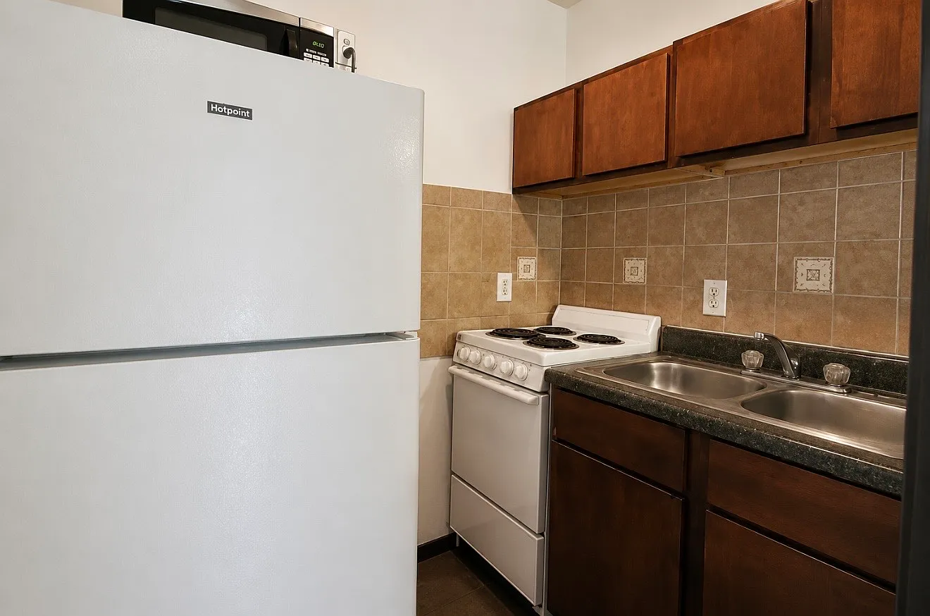 1 bed, $900 — Photo 3