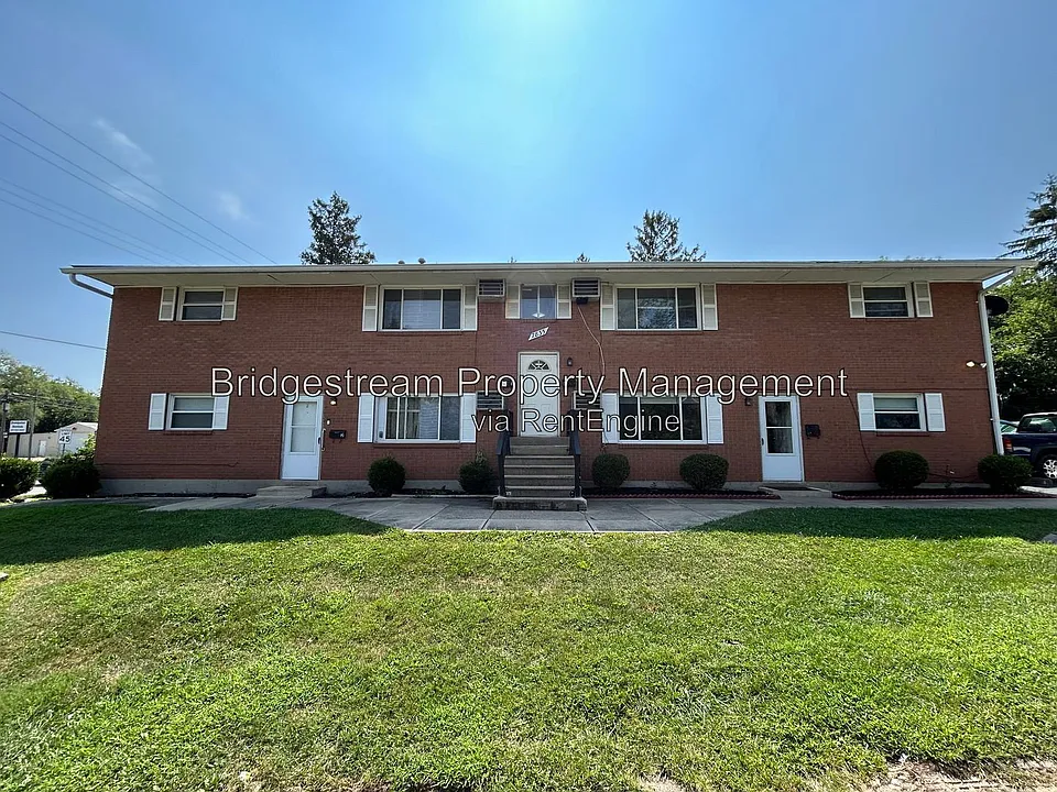 7837 N Main St