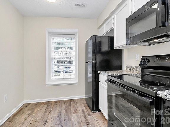 4th image of 703 Heritage Pkwy