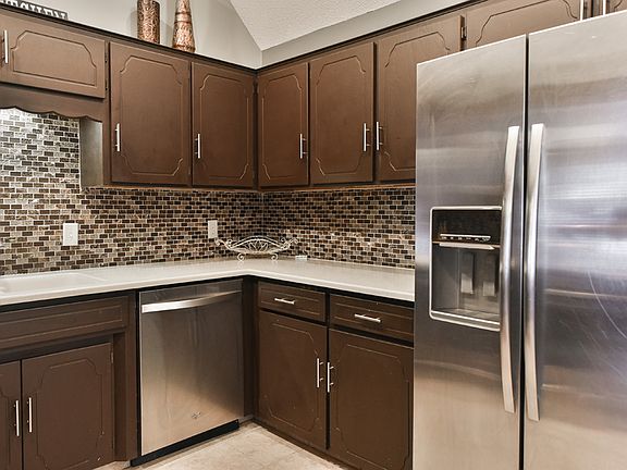 5th image of 570 N 152nd Avenue Cir