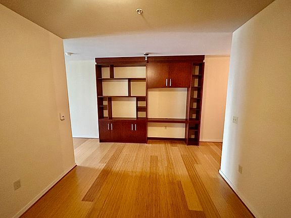 5th image of 1026 NE 65th St Unit 401