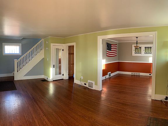 3rd image of 617 S Pleasant St