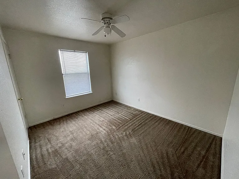 Rent Rollback! Get $100 in savings! — Photo 9