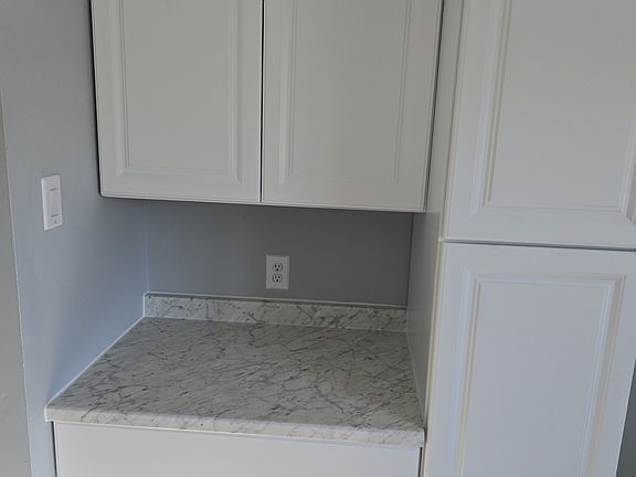 2nd image of 1835 Westview Dr