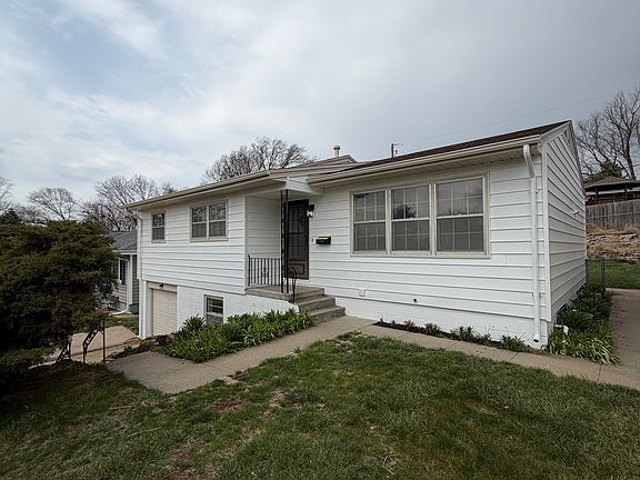 2nd image of 8308 Franklin St