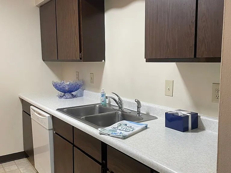 Cortland Court Apartments 333 — Photo 2