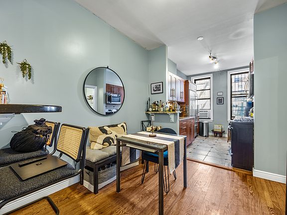 4th image of 133 Thames St APT 2L