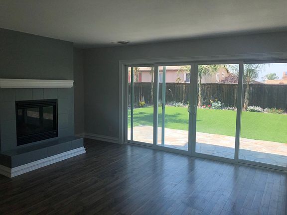 Look at that Sliding Door!!!