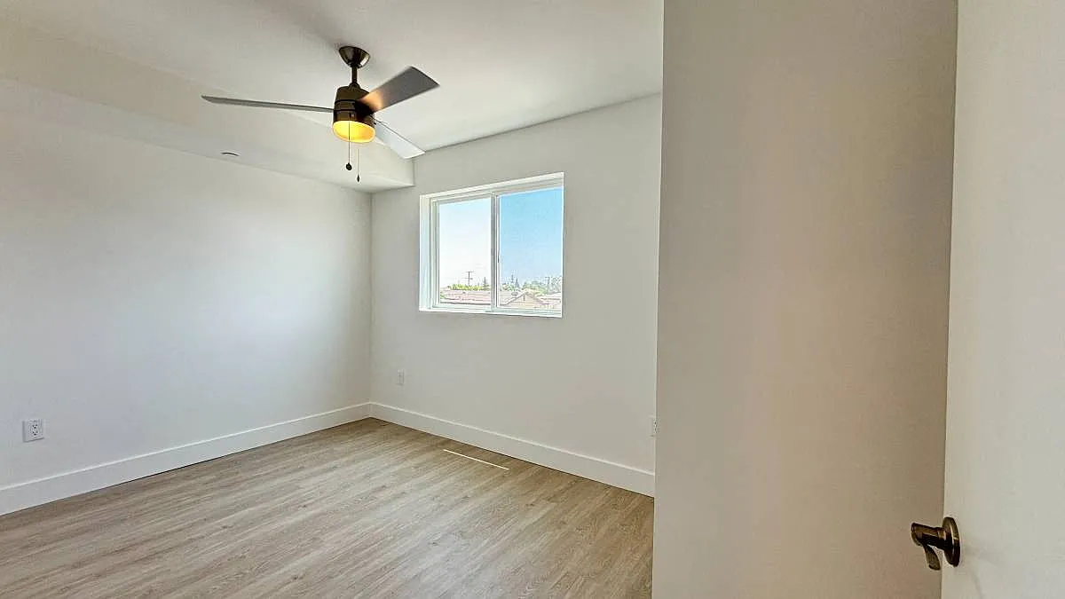 9300 Compton Ave — Photo 3