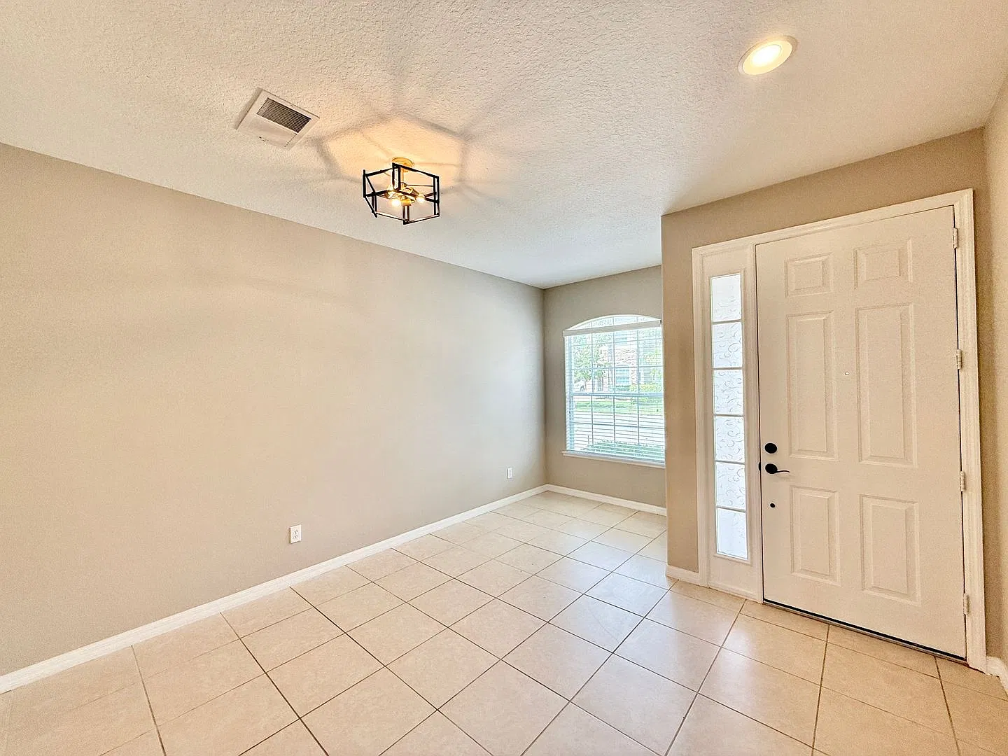Gorgeous, 3/2.5 Two-Story Townhome in Gated Woodland Terrace at Timber Springs with Pond View! — Photo 4