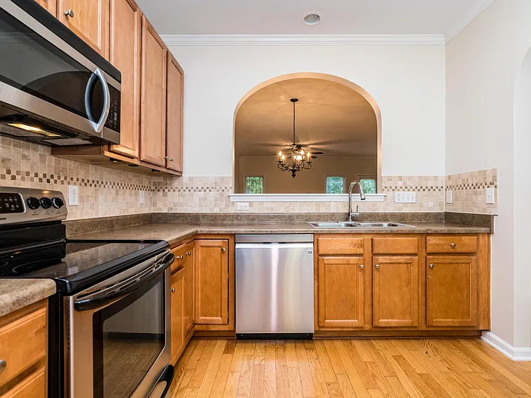1010 Mica Lamp Ct — Photo 5