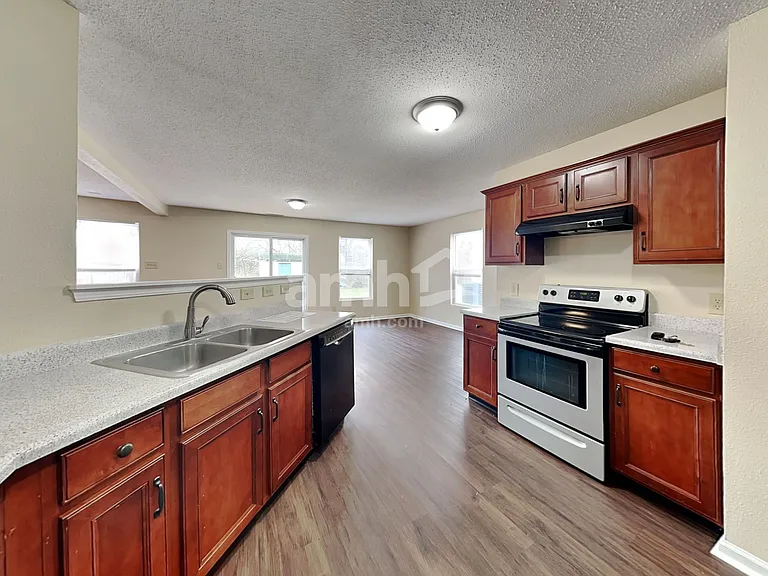 933 Balto Dr — Photo 3