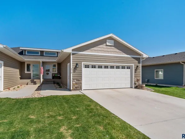 2710 E Sunburst Dr, Brandon, SD 57005
