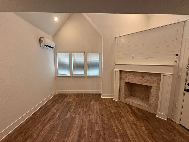 3846 W Somerville Ln — Photo 3