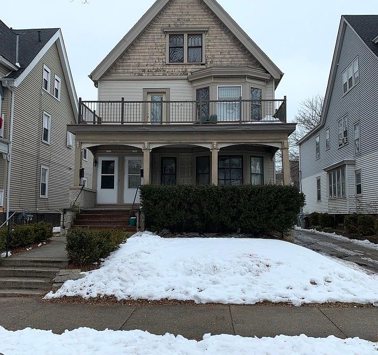 1st image of 1914 E Newberry Blvd